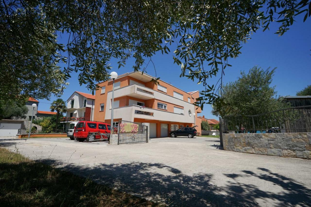 Apartments Nika Sukosan Exterior photo
